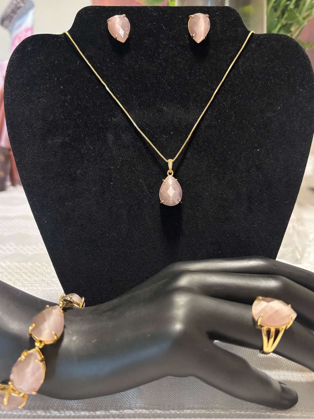 Women's Rose Quartz Teardrop Jewelry Set - Gold